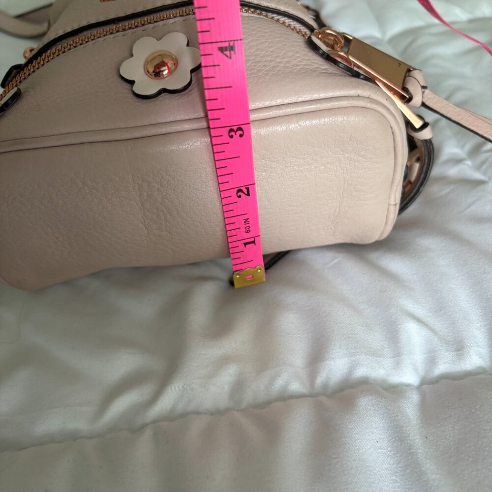 Michael Kors Mini Rhea Daisy Small Floral Appliqué Leather Backpack Pink/Cream - Picture 5 of 14